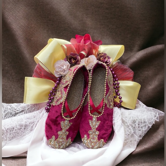 Handmade decorative velvet pointe shoes. Gift for ballerina. Ballet lover gift - Picture 3 of 5
